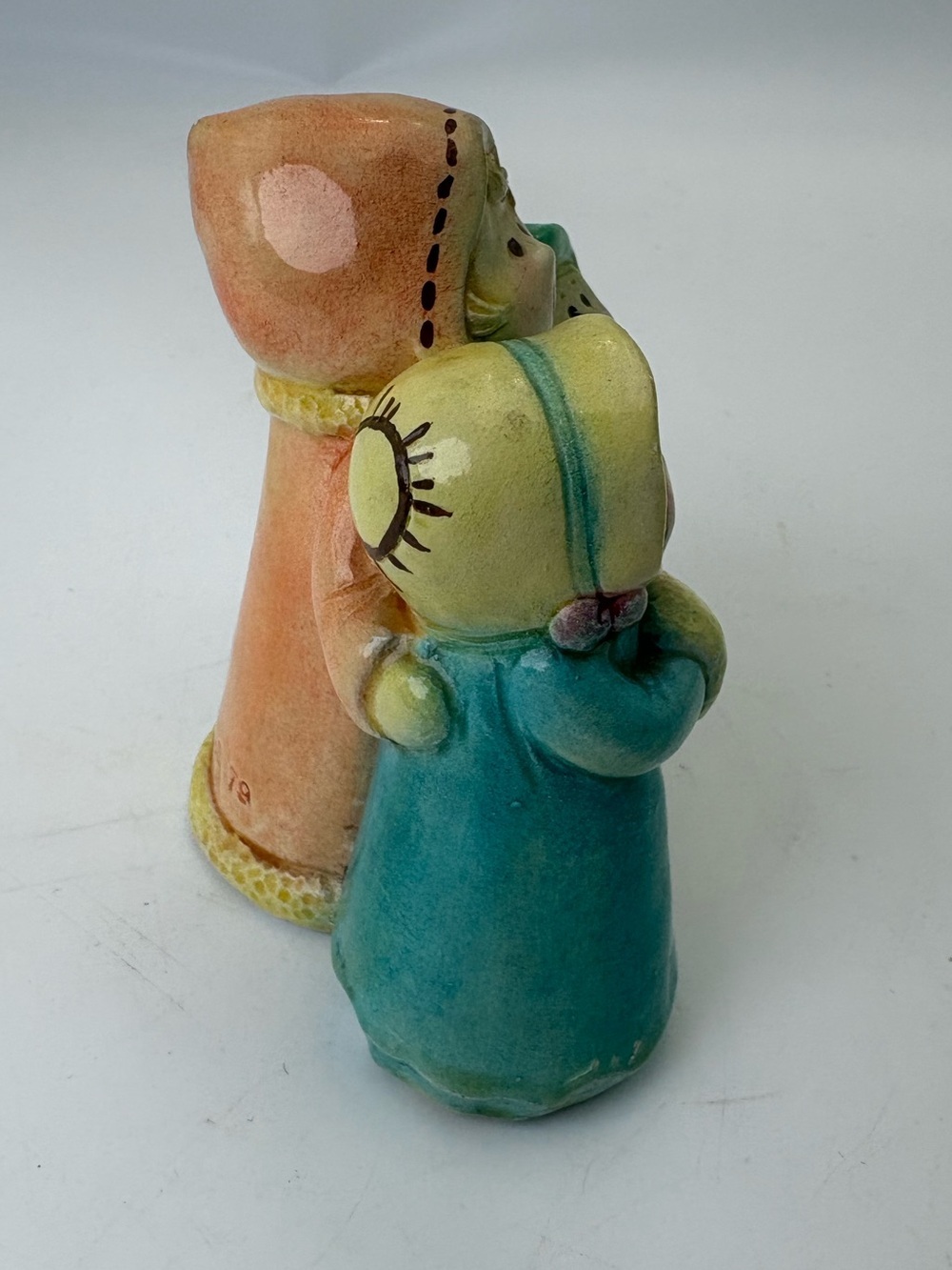 Hand-Painted Ceramic Carolers Figurine - Teal & Peach Holiday Accent - Picture 7 of 13